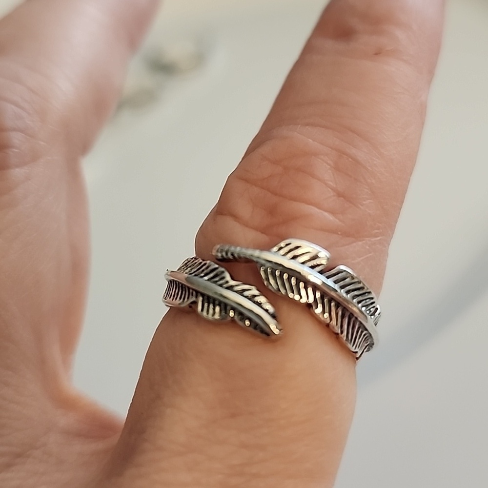Adjustable Boho Feather Ring Mixed Alloys Fashion Jewelry - Picture 3 of 3